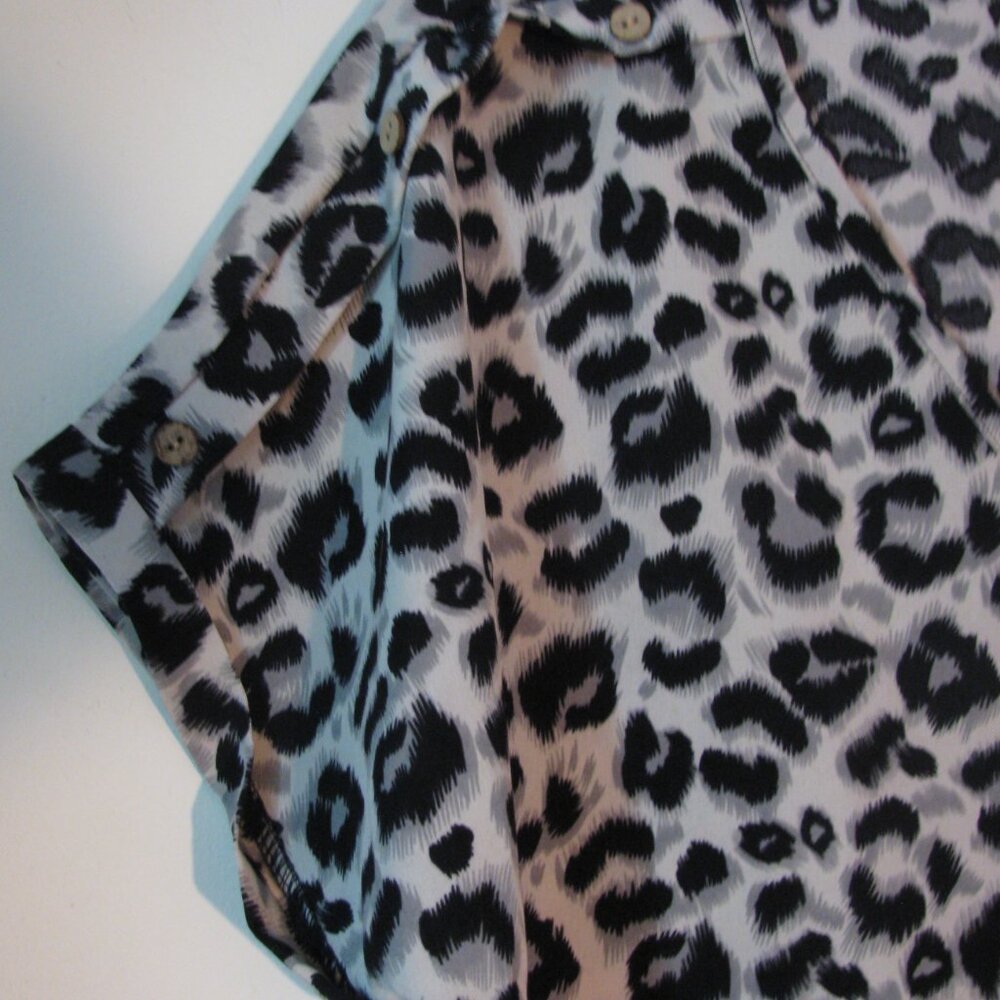 * Unbranded Animal Print Top Large No Tags Lightweight Buttons - Picture 3 of 4